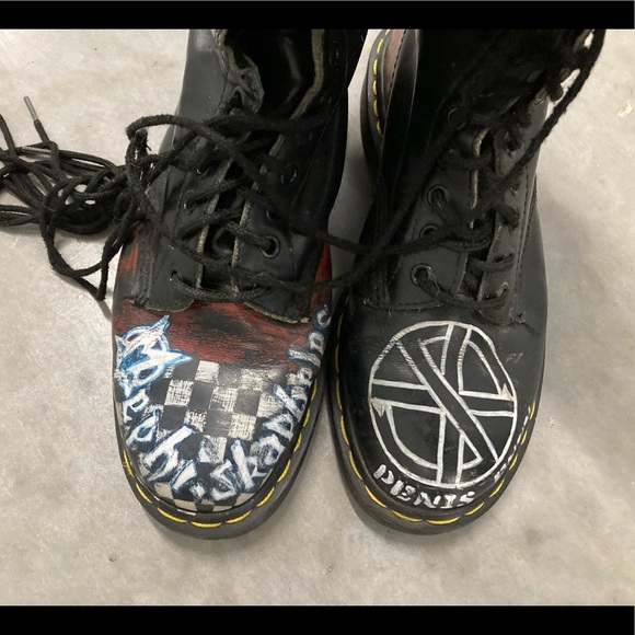 Dr. martens boots handpainted punk band emblems - Picture 4 of 7